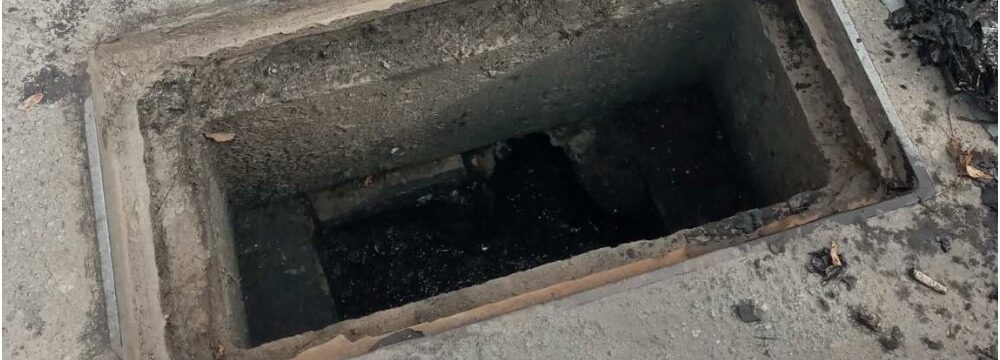 Очищення зливоприймачів від сміття