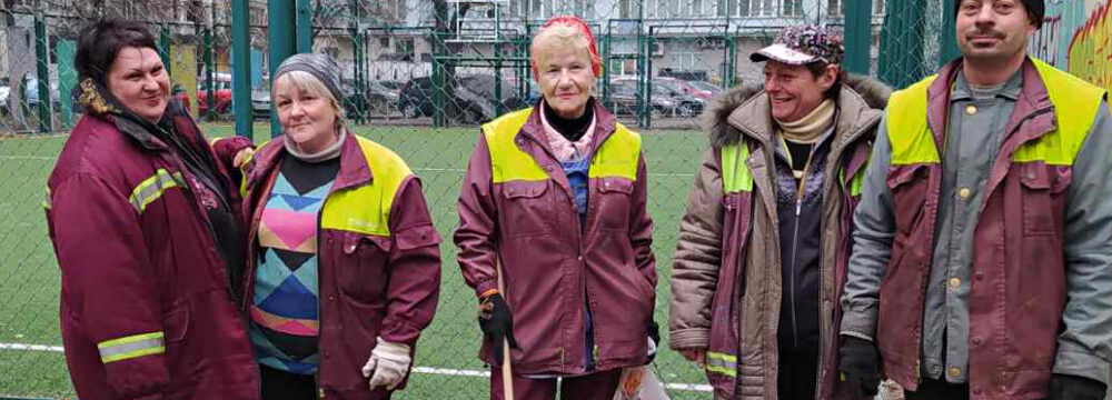 Керуюча компанія провела “Чистий четвер” в Дарницькому районі