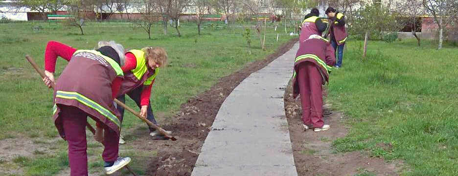 Чистота, охайність та краса вулиць Дарницького району – це справа рук наших комунальників!